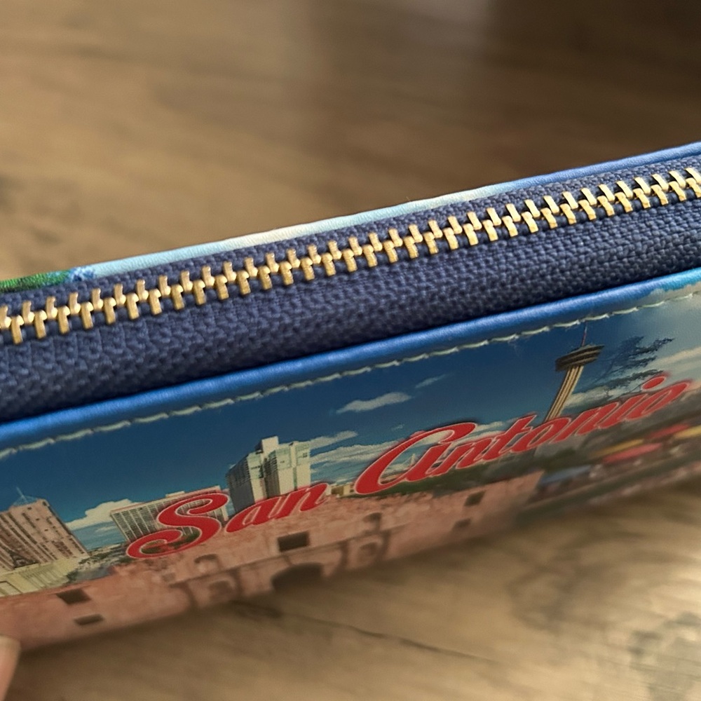 NWT San Antonio Souvenir Wallet San Antonio Souvenir Wallet Wristlet - Picture 9 of 11